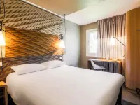 Ibis Carcassonne Est la Cité Hôtels à : Aude