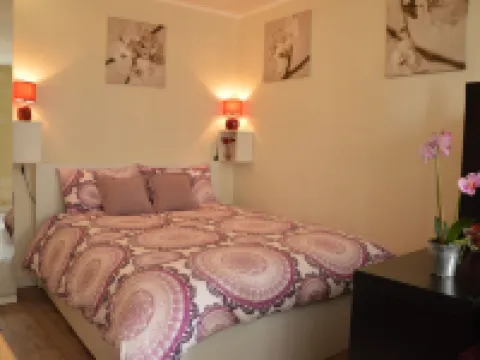 Modern Bayeux Hideaway