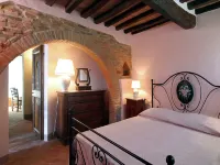 Villa in Cortona with Pool & Garden