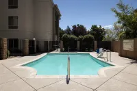 Hampton Inn & Suites Palmdale - Pools
