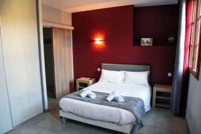 Hôtel du Vieux Pont Hôtels à proximité de : Camping Portes d'Ariège, route d'Escosse.