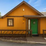 Sky High Retreat - Epic Views, Hot Tub, King Suites, Game Loft, Pet-Friendly