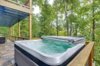 Modern Nellysford Getaway w/ View: Deck & Fire Pit - Homestays