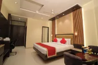 Hotel Adityaz - バー
