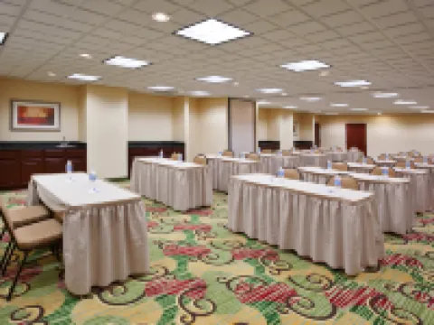 Holiday Inn Express & Suites CLEVELAND-STREETSBORO by IHG Hotels in Streetsboro