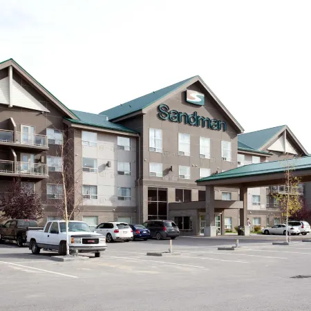 Sandman Hotel & Suites Calgary West Отели рядом с достопримечательностью «Канадский олимпийский парк»
