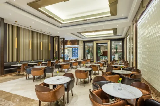 Al Marwa Rayhaan Отели рядом с достопримечательностью «Grand Mosque»