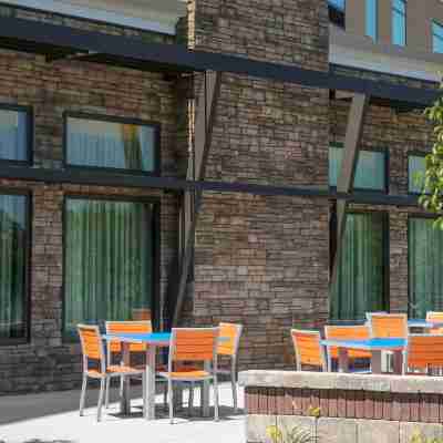 Holiday Inn Express MOLINE - QUAD CITIES by IHG Hotel Exterior