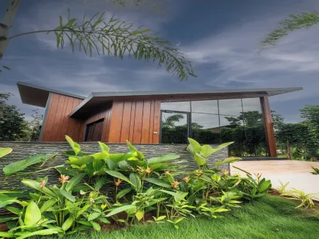 Forrest Отели рядом с достопримечательностью «Shirdi Saibaba Temple»