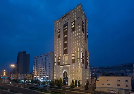 Park Inn by Radisson Makkah Aziziyah Отели рядом с достопримечательностью «King Abdullah Library»