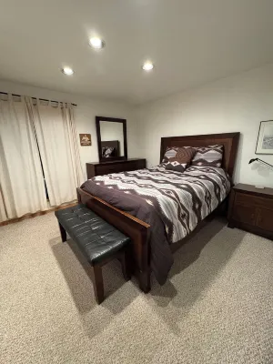 Great Condo with views of the Sherwin Ran. Close to Mammoth Mnt & Lakes Basin! Hotels near Crowley Lake Park