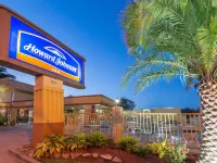 Howard Johnson by Wyndham Historic Lake Charles Hotels near Lake Charles Power Centre