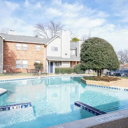 I841 – World Cup Stay - 18 Min to at&T - Sleeps 4 - Public Transit