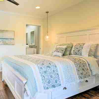1 Mi to Pompano Beach: Vacation Rental w/ Pool! Rooms