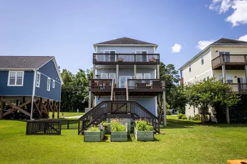 Chadlandingonthenewriver