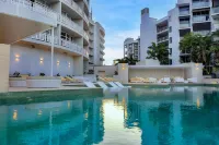DoubleTree by Hilton Cairns - Beach