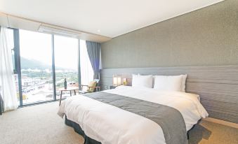 I-Jin Hotel