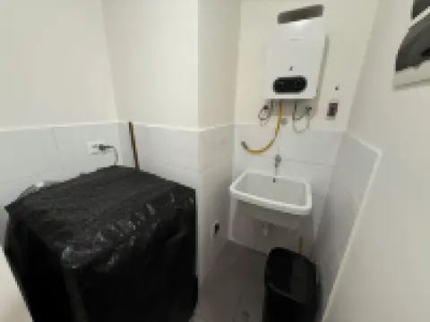 現代超大號公寓 （303）