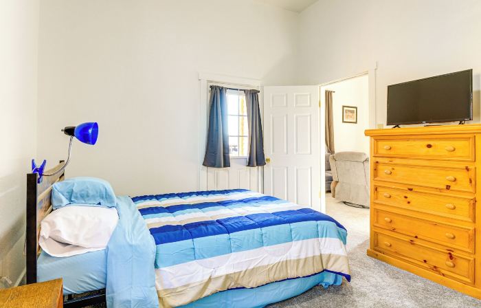 Walkable Location, Fenced Yard: Wickenburg Home!