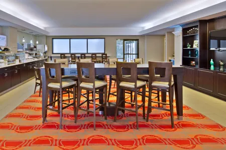 Holiday Inn Express Harrisburg I-81 - Hershey by IHG Отели в г. Скайлайн Вью
