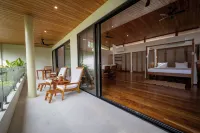 Capitán Suizo Beachfront Boutique Hotel