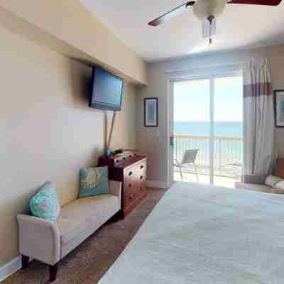 Coastal Condo 807 by Brightwild Beachfront Rooms