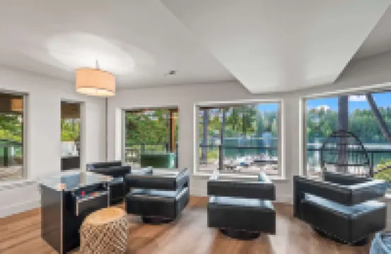 湖畔奢華熱水浴缸碼頭度假屋