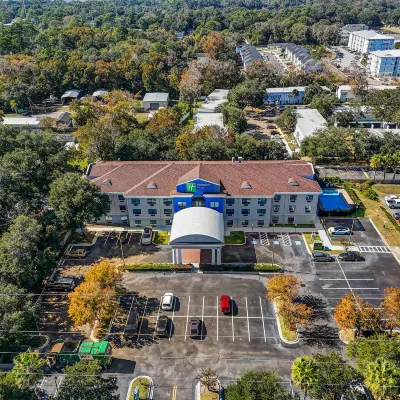 Holiday Inn Express & Suites JACKSONVILLE - ATLANTIC BEACH by IHG Hotels near Modesky Park