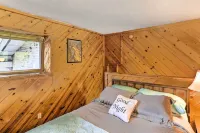 Cozy Studio Near Hiking & Skiing, Walk to Downtown - Wi-Fi