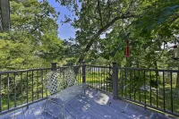 Lakeside Iola Hideaway Stunning Nature Views - Pet friendly