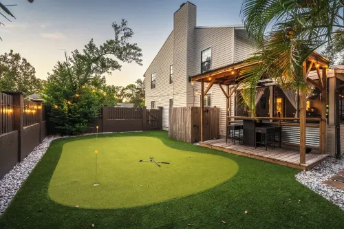 6Br! Sleeps 15+ Htd Pool, Putting Green, Theater, Game Rm, 5 mi to Beaches, Ami