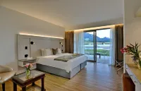 Val du Charron Wine & Leisure Estate Hotels in Wellington