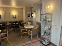 Hotel Dauphin - breakfast
