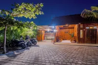 Paddy's Glamping Hotels near Seseh