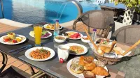 Le Reve Hotel By Le Reve Company - breakfast