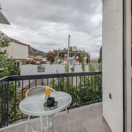Noma Suites Tolo
