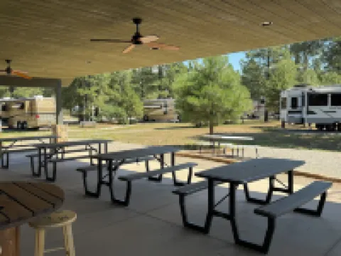 Mountain Landing Suites & RV Park