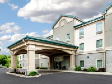 Quality Inn & Suites Fishkill South Near I-84 Hotels in Fishkill