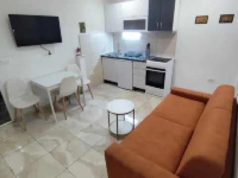 伊加洛舒適公寓，距海60米 酒店