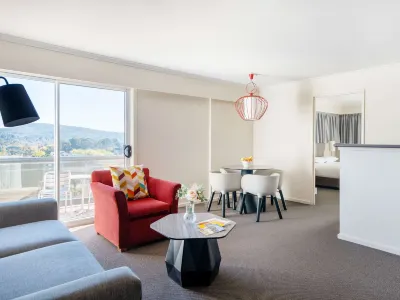 Mantra on Northbourne Hotels in Canberra City Centre