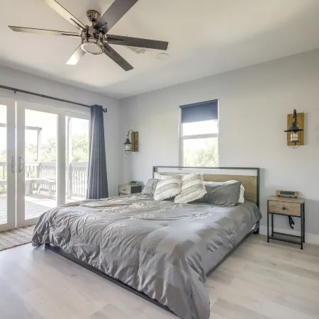 Lago Vista Vacation Rental w/ Fireplace!