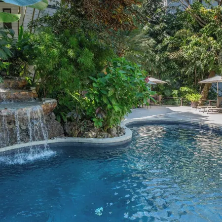 Luxurious, Modern Suite in the Rainforest with Ocean Views and 3 Resort Pools