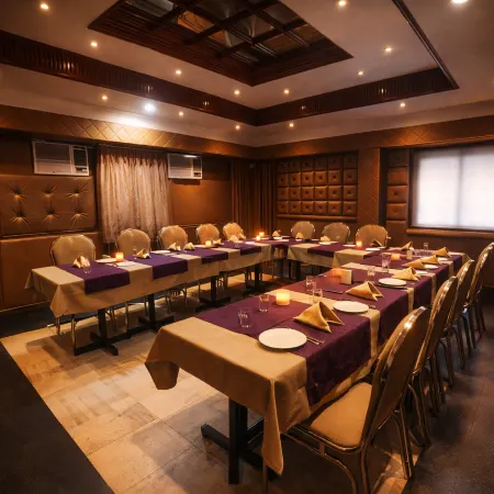 Raja Hotel Kalyan