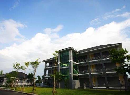 ร่องแซง รีสอร์ท