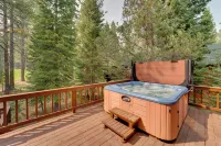 Truckee Home w/ Private Hot Tub on a Golf Course - مسبح