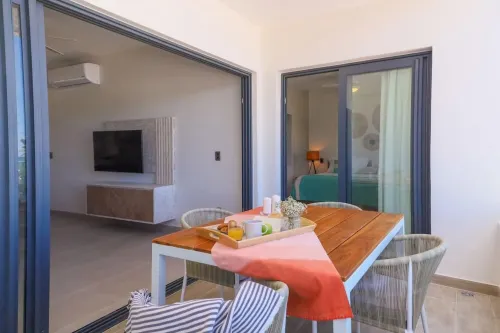 Elegant and Spacious Penthouse with Ocean View - 2-Star