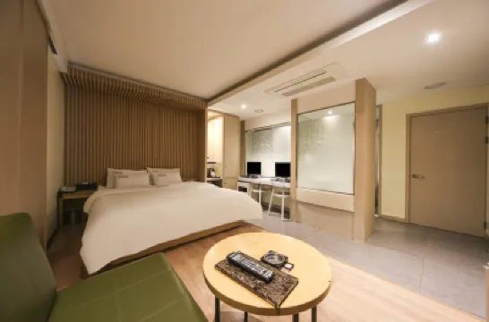 โรงแรมซีเนมา โรงแรมใกล้อึลจิโร