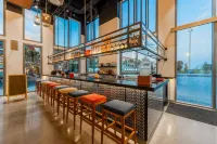 Wink Tuy Hoa Beach, Unscripted by Hyatt - 24 hours stay - bar