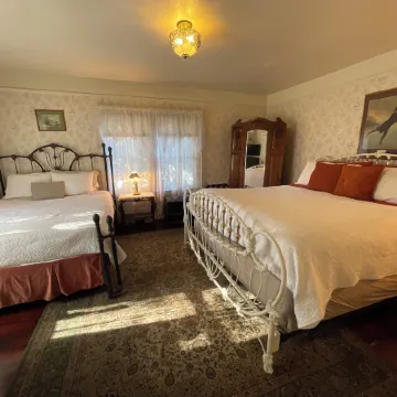 Glen Morey Country House B & B Inn