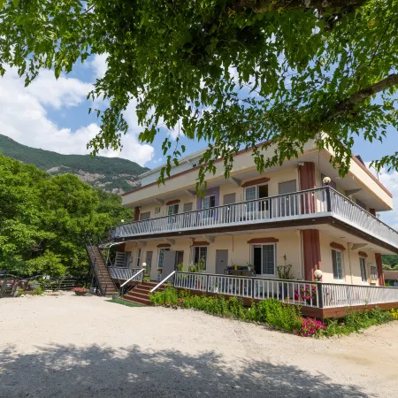 Pocheon Yeohaeng Sketch Pension Отели рядом с достопримечательностью «Храм Пуёнса»
